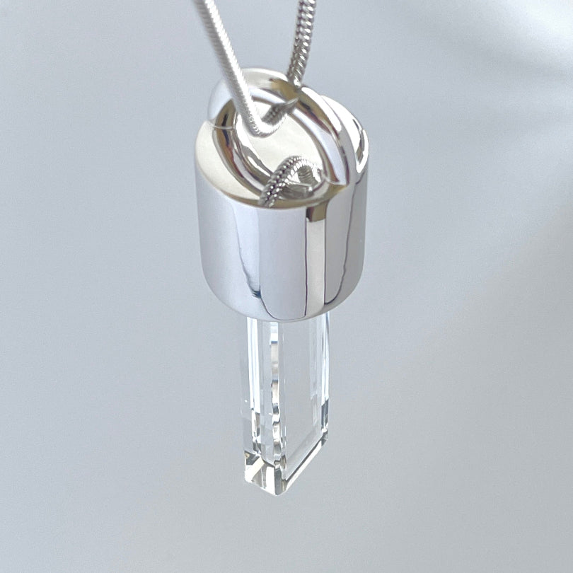 KIO Pure Natural Crystal Square Necklace 925 Silver Pendant Necklace（Circular）